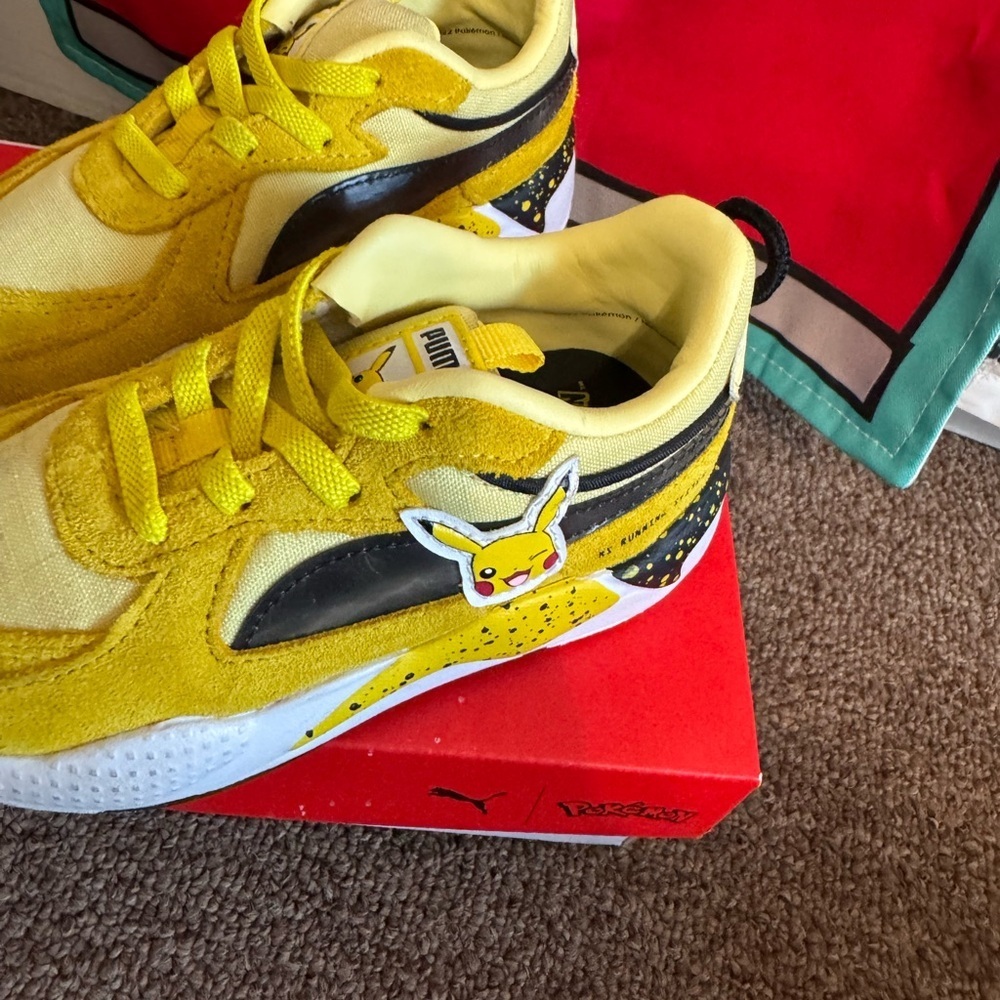 PUMA x POKEMON Sneakers Pikachu Kids Size 9C Shoes Collaboration Unisex 2022 - Picture 6 of 9